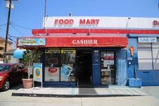 Ext Convenience Store/Zoiddle Car