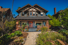 Jennifer's 2-Story Craftsman House