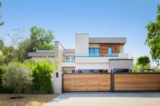 Ely & Natal Bachar's Modern House