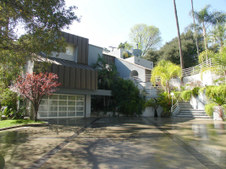 Paula Iny's Modern House