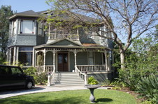 VICTORIAN STYLE HOUSES