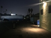 EXT/ MELROSE AVENUE