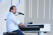 Enlarge photo 2