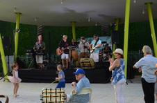 Enlarge photo 89