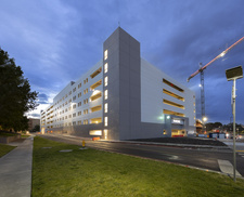 UNMH Parking Structure