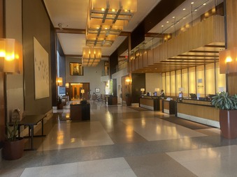 11/18updated lobby/bar restuarant