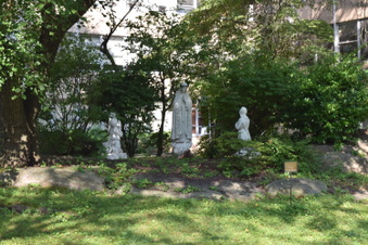 Enlarge photo 71