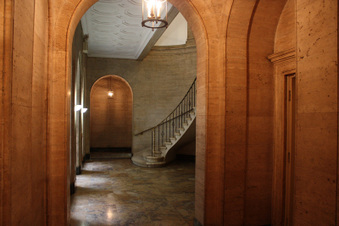 Enlarge photo 240