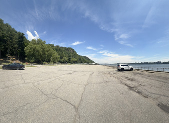 Enlarge photo 84