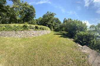 Enlarge photo 42