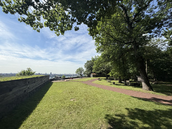 Enlarge photo 44