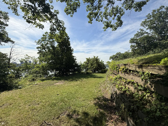 Enlarge photo 90