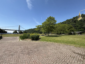 Enlarge photo 26