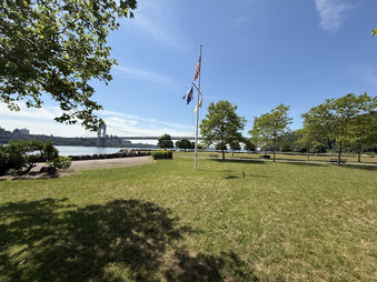 Enlarge photo 9