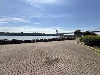 Enlarge photo 37