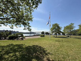 Enlarge photo 40