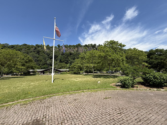 Enlarge photo 41