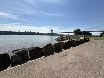 Enlarge photo 44