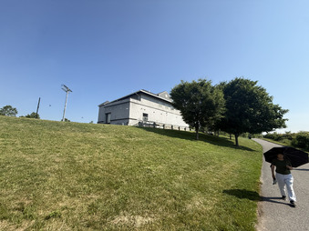 Enlarge photo 18
