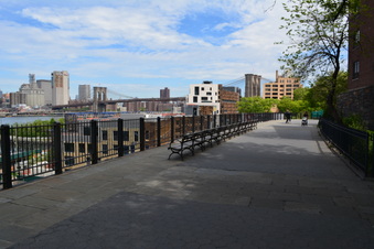 Enlarge photo 76