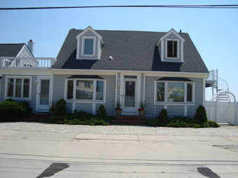 128 Mineola Ave