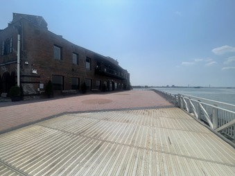 Enlarge photo 40