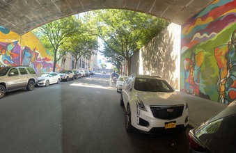 Enlarge photo 15