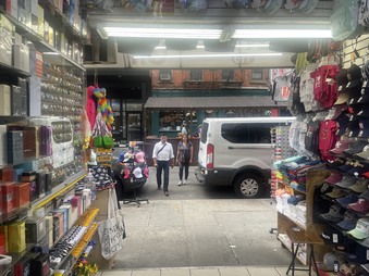 Enlarge photo 33