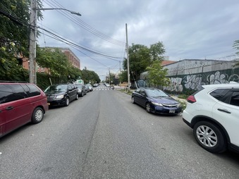 Enlarge photo 12