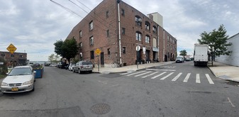 Enlarge photo 11