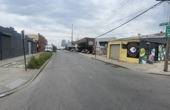 Enlarge photo 14