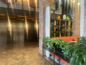 Enlarge photo 47
