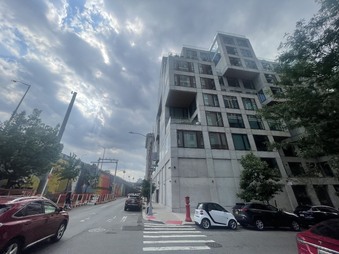 Enlarge photo 11