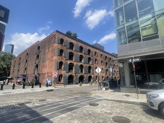 Enlarge photo 33