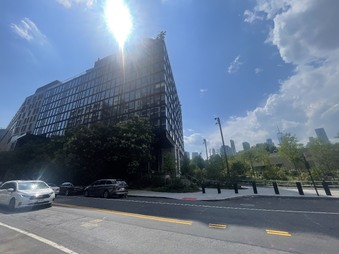 Enlarge photo 30