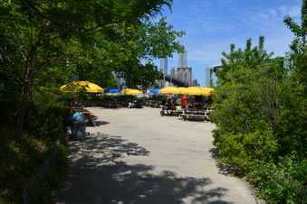 Enlarge photo 17