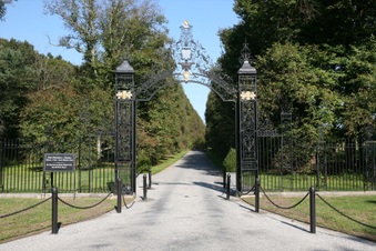Old Westbury Gardens 2 (FILE PULL)
