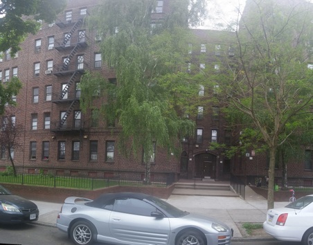 224 HInkley Place Apt 4M