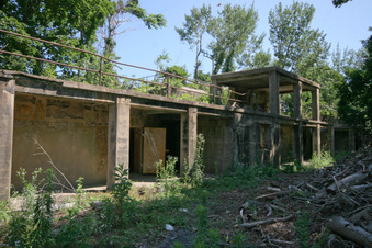 Enlarge photo 24