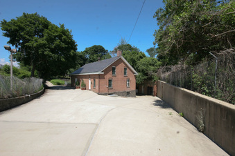 Enlarge photo 83