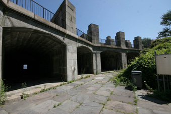 Enlarge photo 116