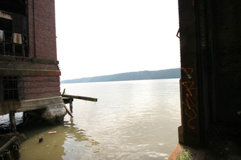 Enlarge photo 44