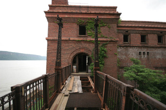 Enlarge photo 89