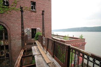 Enlarge photo 93