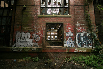 Enlarge photo 100