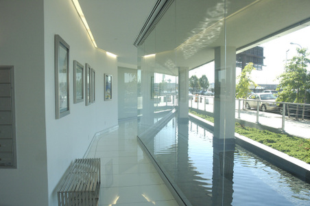 Enlarge photo 2
