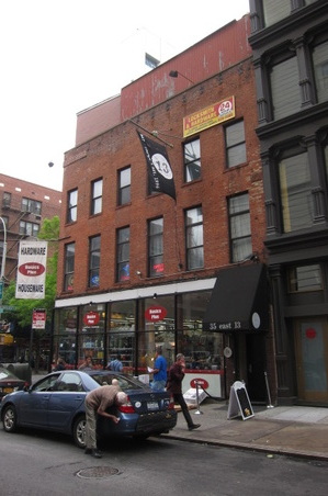 Bar 13