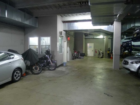 Enlarge photo 13