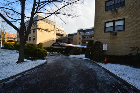 40 Stoner Ave/ Super Apartment