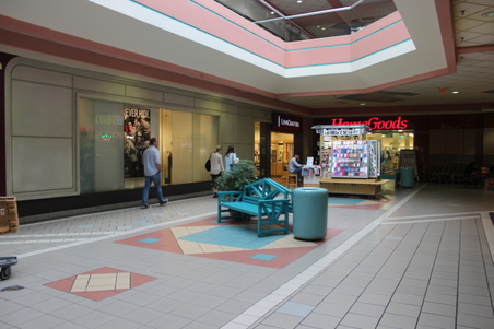 Cross County Mall/Food Court